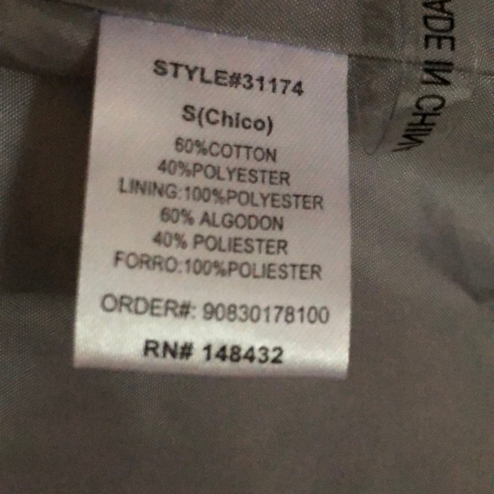 Women’s Size Small Puffer Vest - Picture 6 of 7